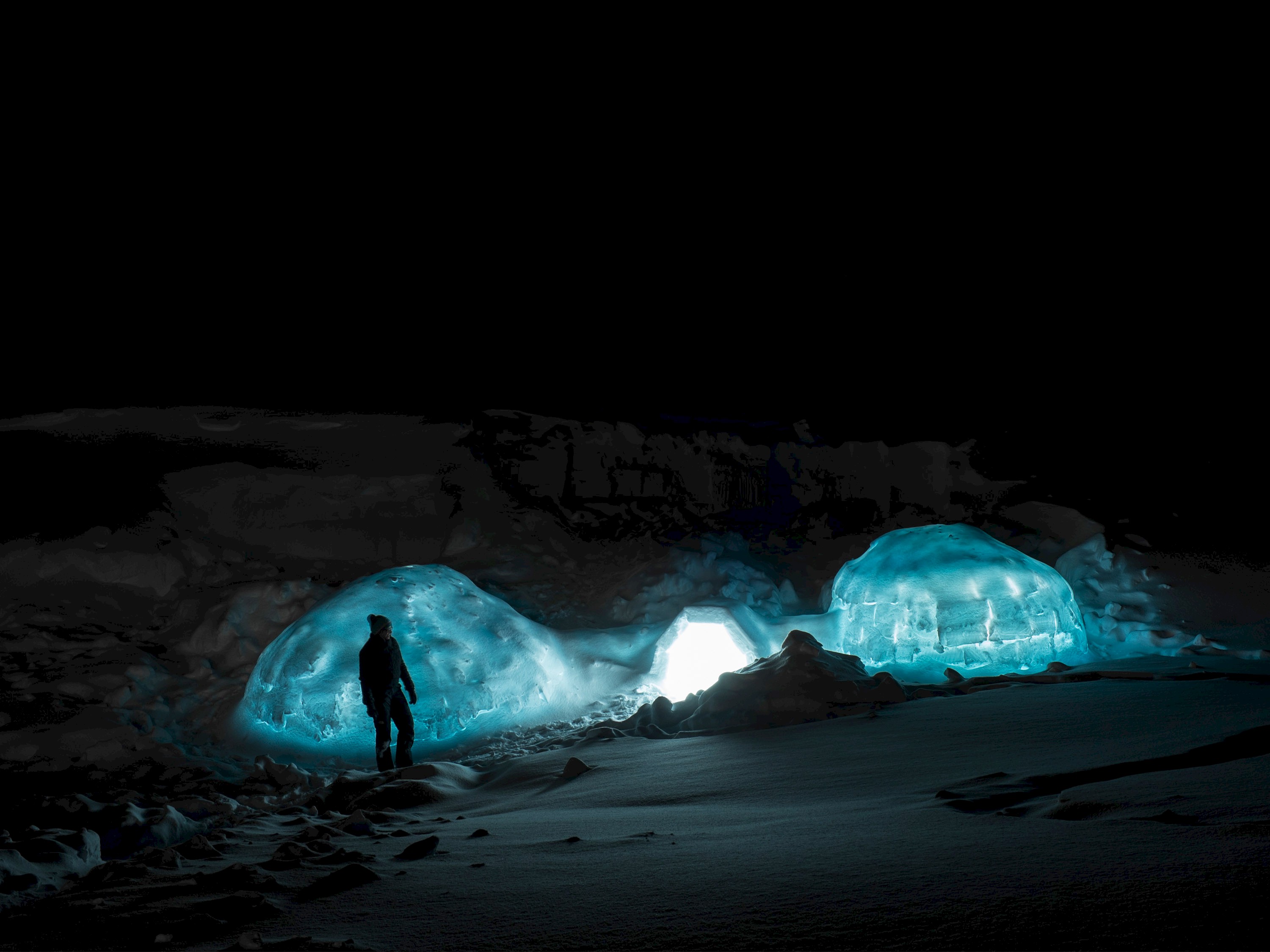 Michael Kennedy, Leglerhütte am 13. Januar 2016, Iglu-Bau, ©VID/ZHDK 2016
